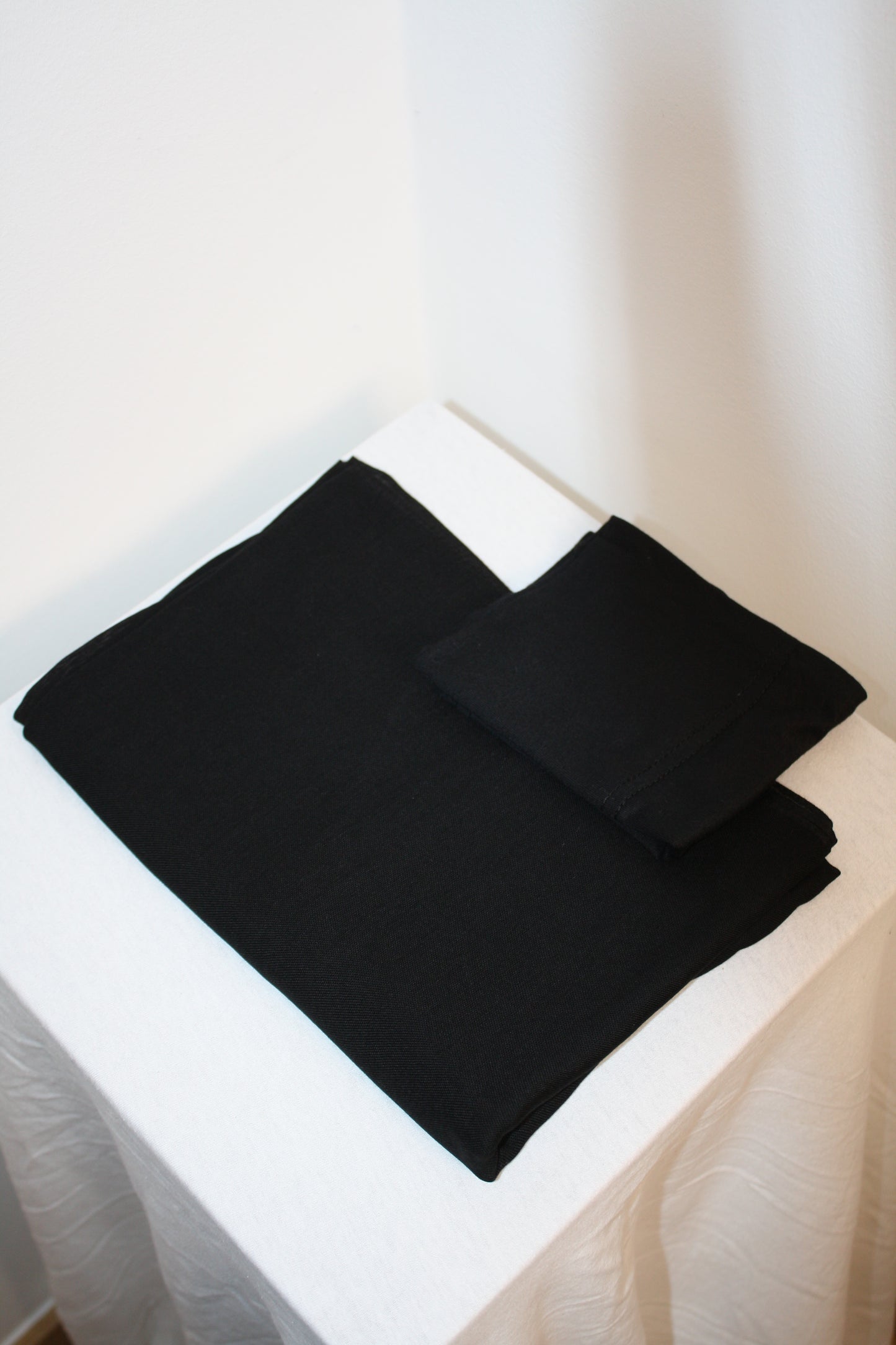 Midnight Black Modal Set